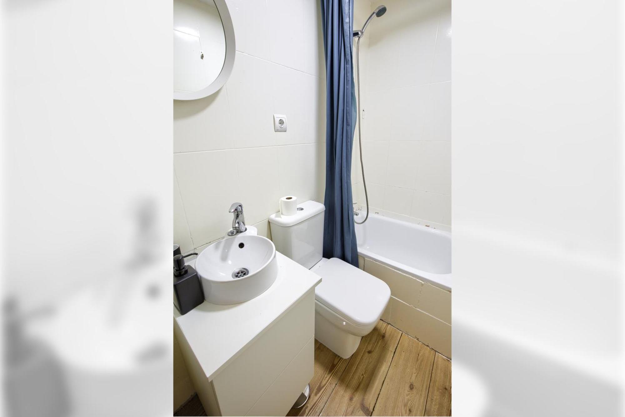 Intimo Estudio En Madrid, Centro, 2Pax, Wifi & Tv Luaran gambar